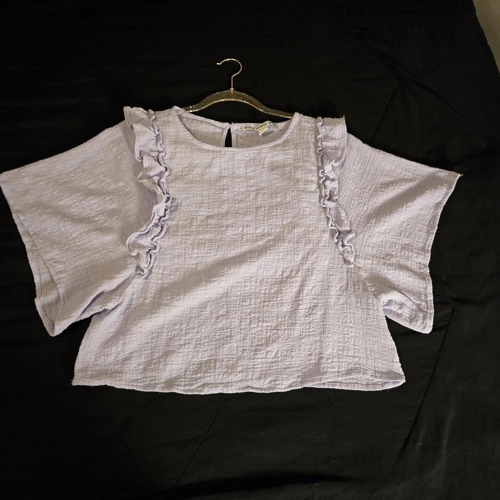 HYFVE Ruffle Blouse Womens Large Lavender Excellent Textured‎ Flutter Sleeve Top